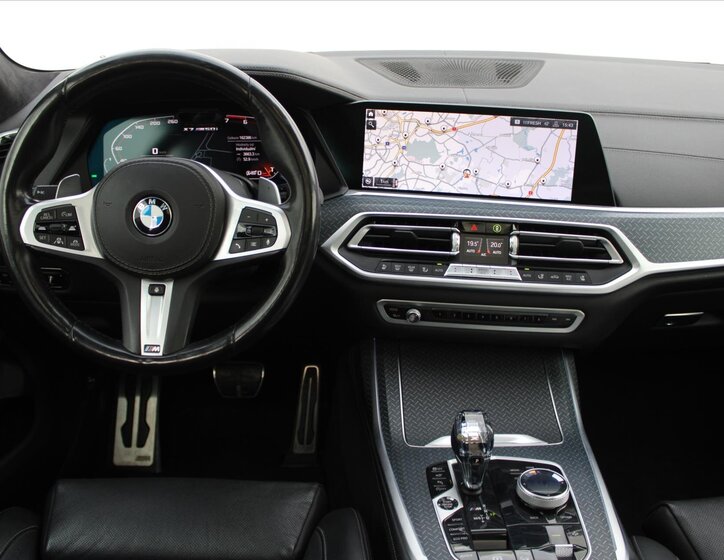 BMW X7 21