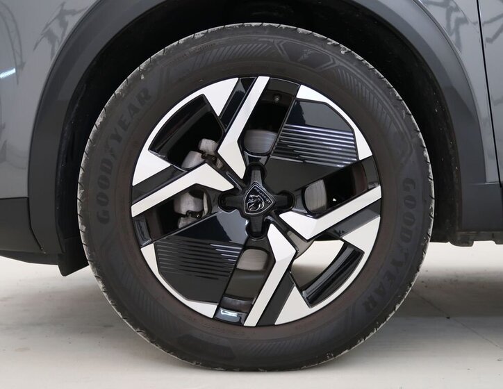 Peugeot 2008 SUV / Terénní 1,2 l 74 kw