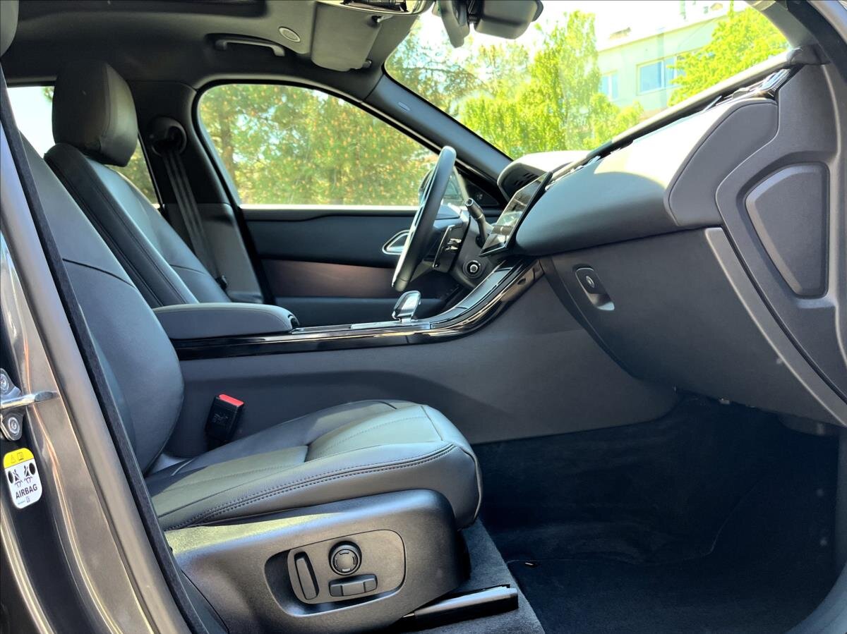 Land Rover Range Rover Velar SUV / Terénní 2,0 l 150 kw