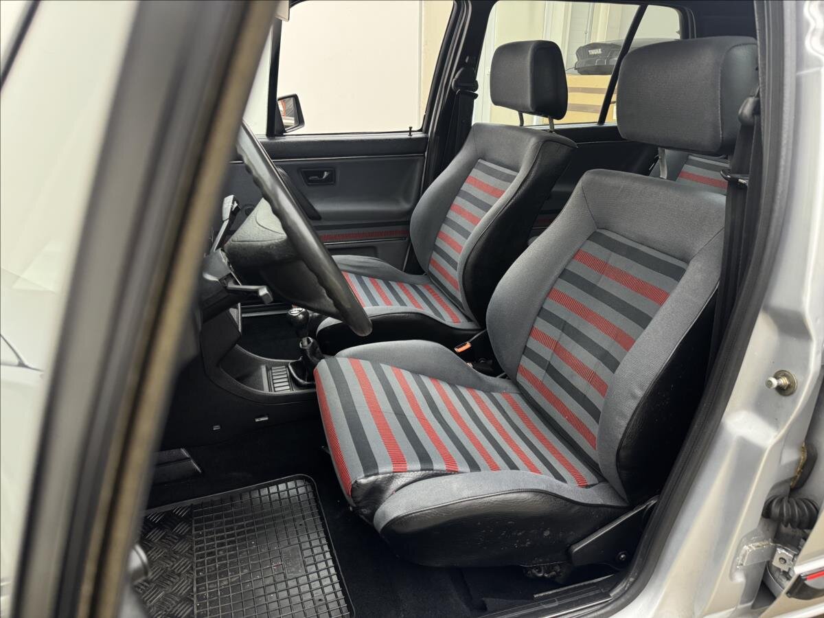 Volkswagen Golf Sedan / Limuzína 1,8 l 79 kw