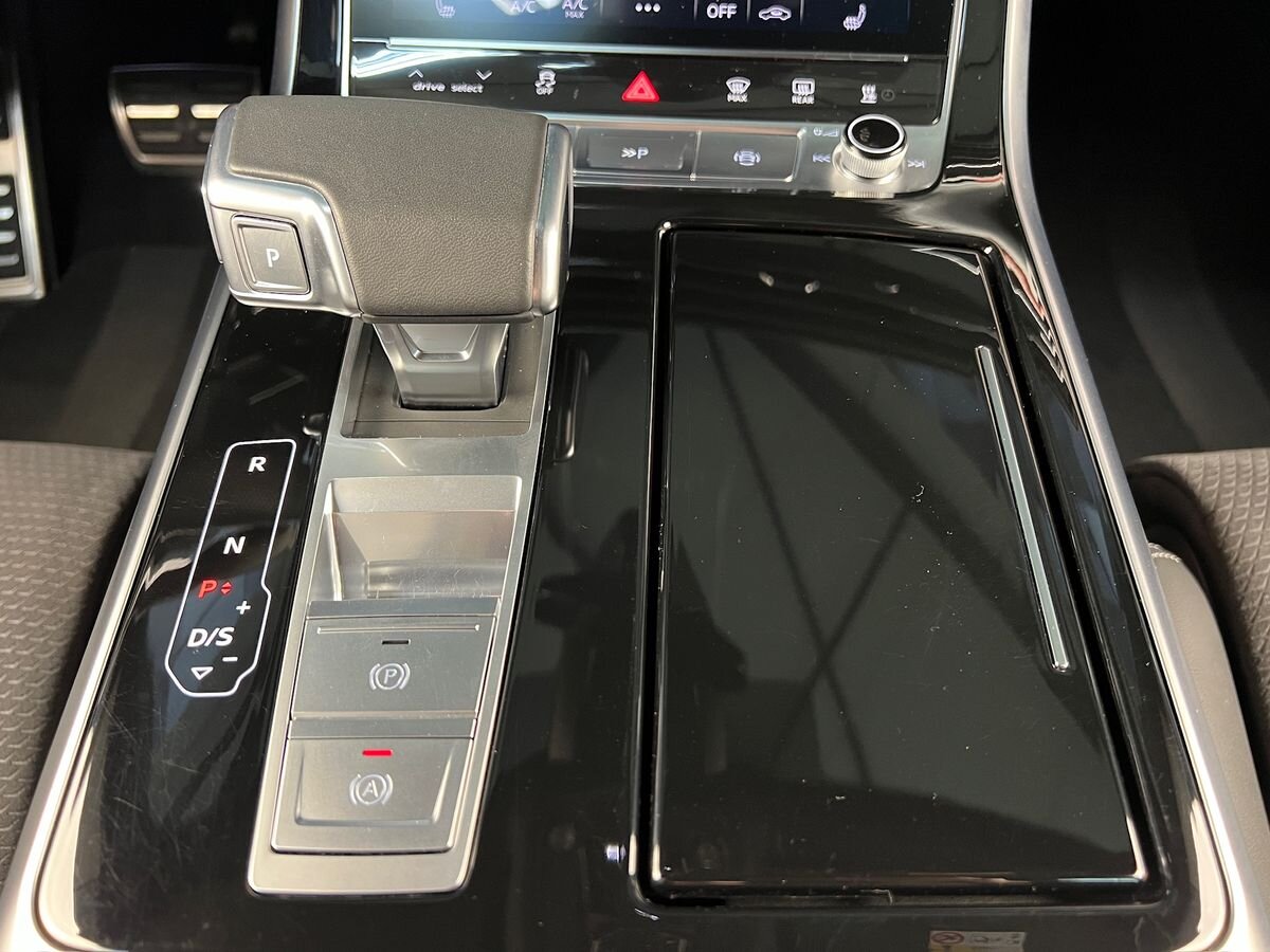 Audi Q8 SUV / Terénní 3,0 l 210 kw