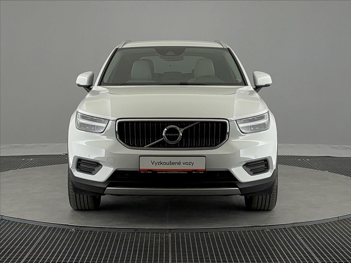 Volvo XC40 SUV / Terénní 1,5 l 120 kw