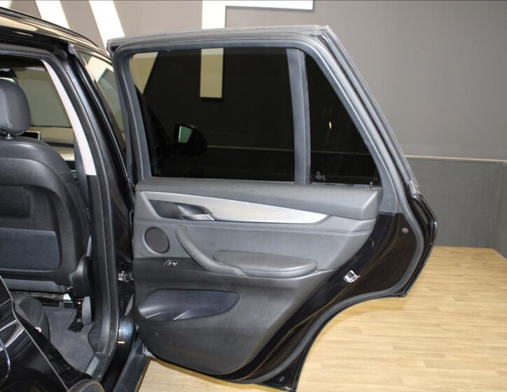 BMW X5 SUV / Terénní 3,0 l 190 kw