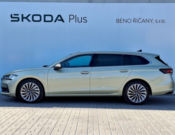 Škoda Superb Kombi 1,5 l 150 kw