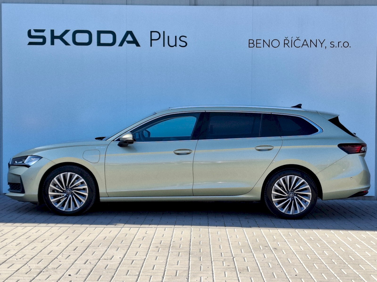 Škoda Superb Kombi 1,5 l 150 kw