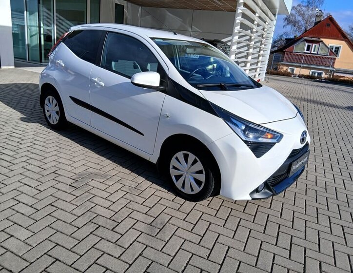 Toyota Aygo Hatchback 998,0 53 kw