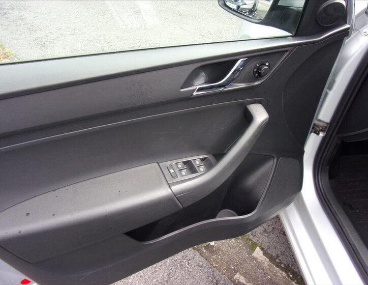 Škoda Rapid Sedan / Limuzína 1,6 l 77 kw