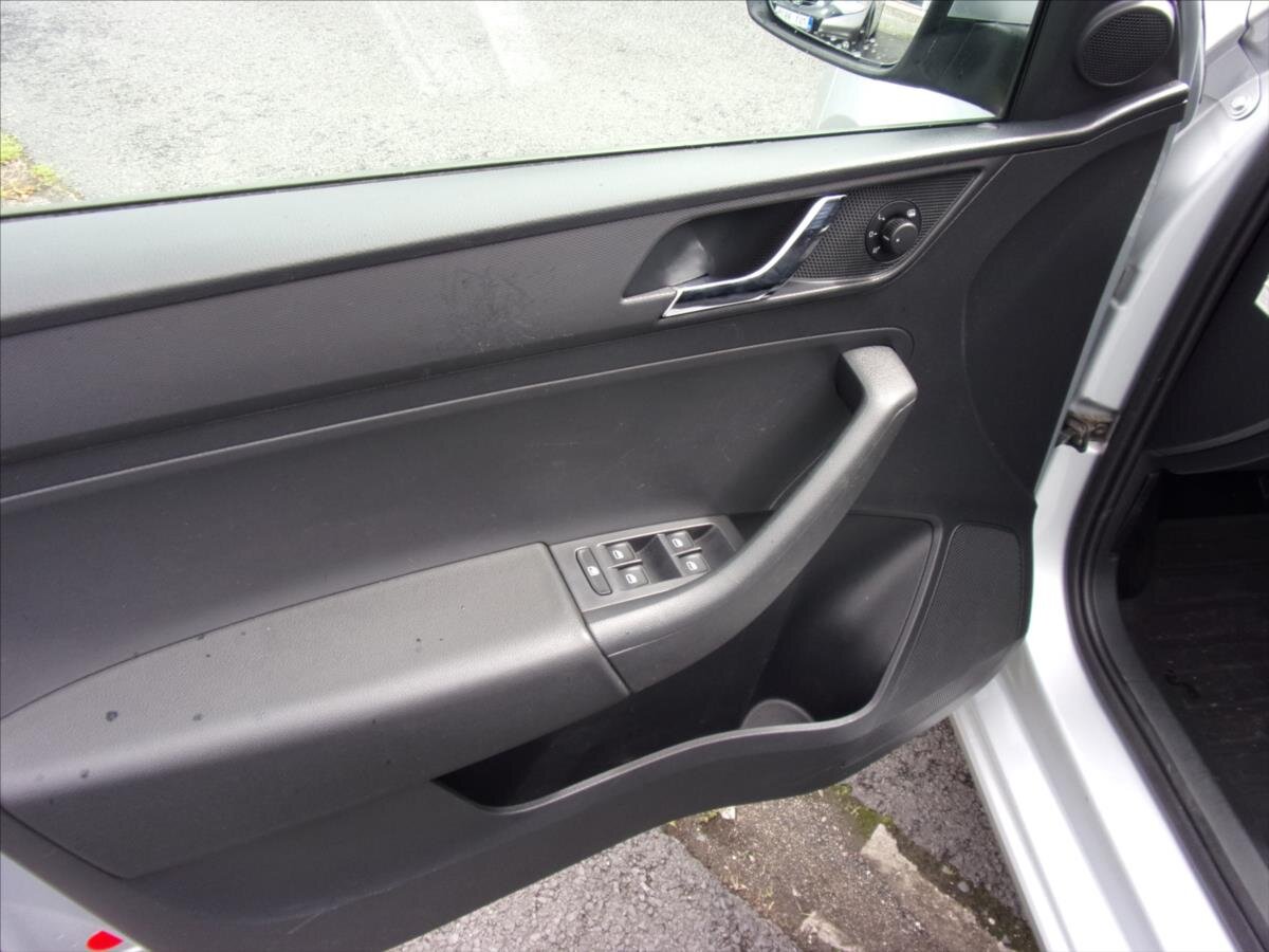 Škoda Rapid Sedan / Limuzína 1,6 l 77 kw