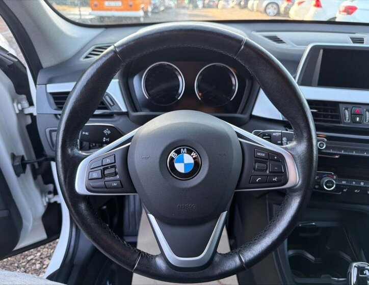 BMW X1 Kombi 2,0 l 141 kw