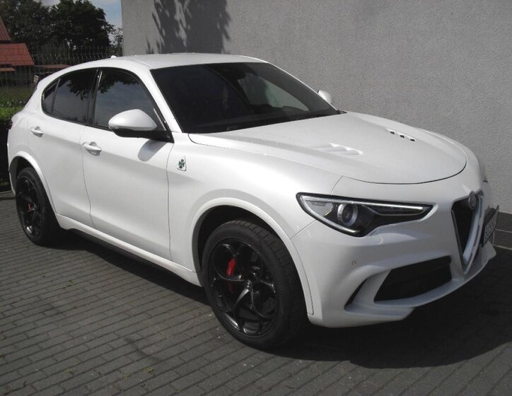 Alfa Romeo Stelvio SUV / Terénní 2,9 l 375 kw