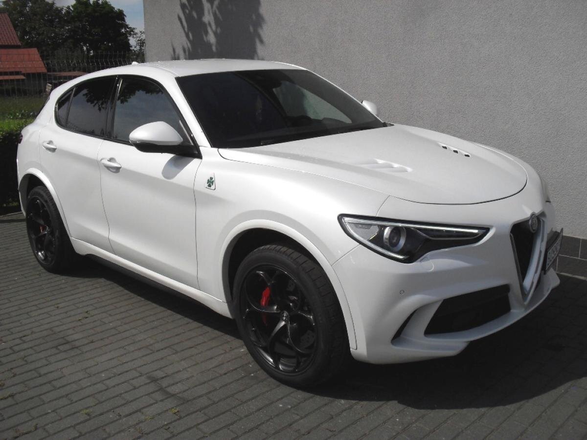 Alfa Romeo Stelvio SUV / Terénní 2,9 l 375 kw