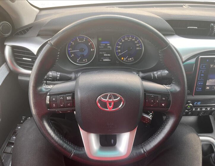 Toyota Hilux Pick-up 2,4 l 110 kw