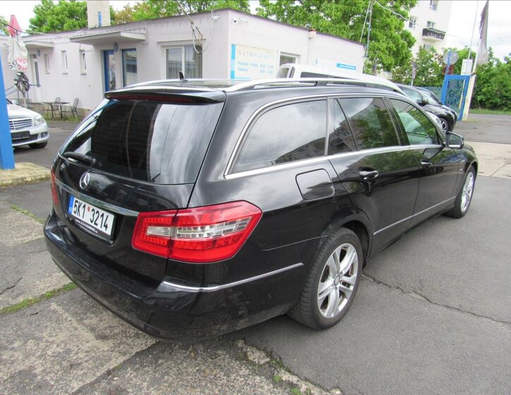 Mercedes-Benz Třídy E Kombi 2,1 l 125 kw