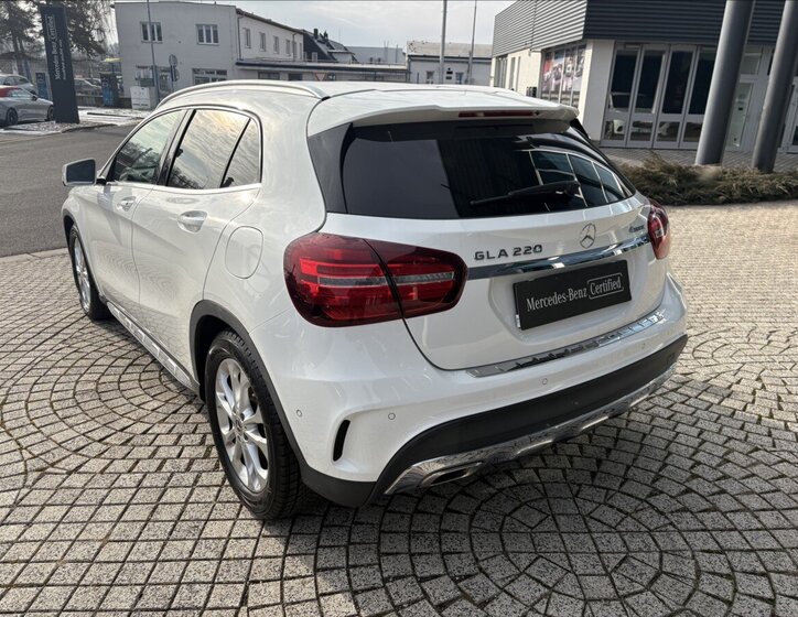 Mercedes-Benz GLA SUV 2,0 l 135 kw