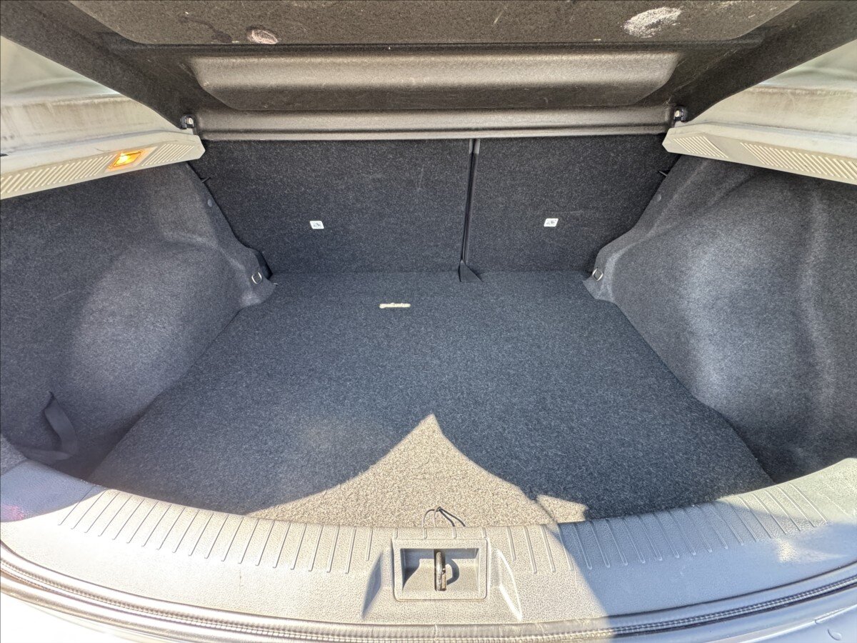 Nissan Qashqai SUV / Terénní 1,6 l 84 kw