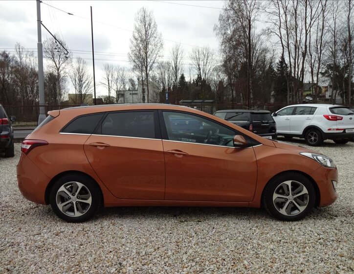 Hyundai i30 Kombi 1,6 l 99 kw