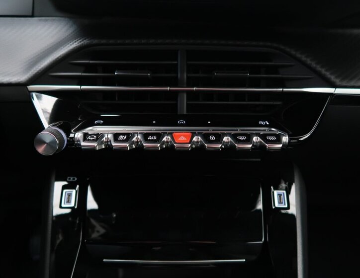 Peugeot 2008 SUV / Terénní 1,2 l 74 kw