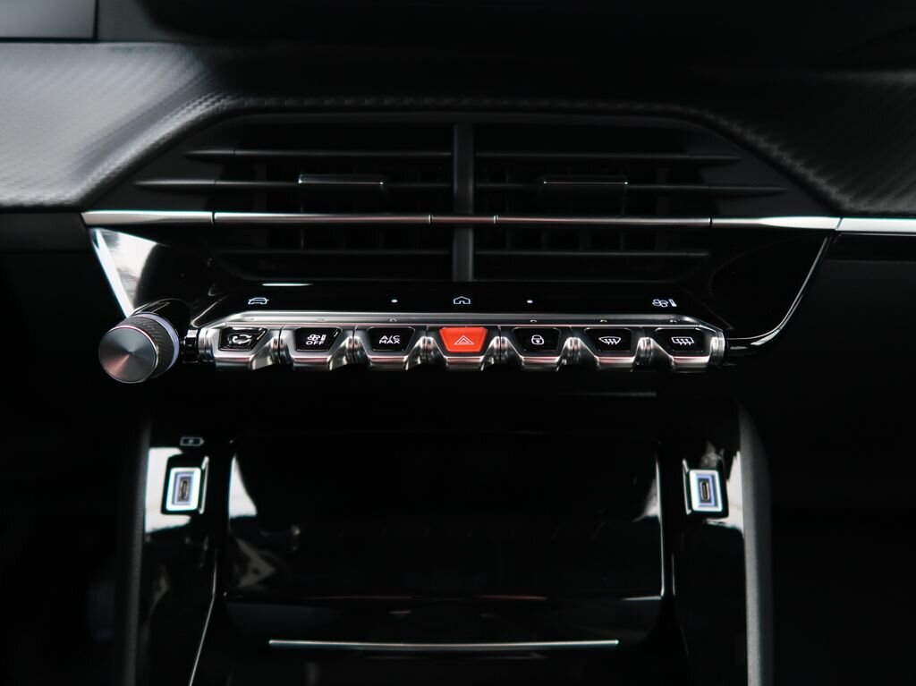 Peugeot 2008 SUV / Terénní 1,2 l 74 kw