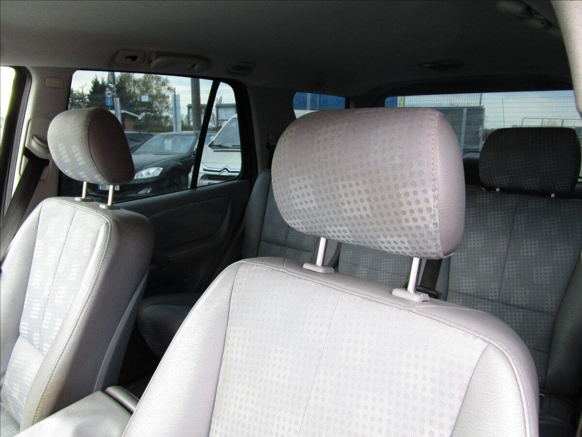 Mercedes-Benz Třídy M Kombi 2,7 l 120 kw