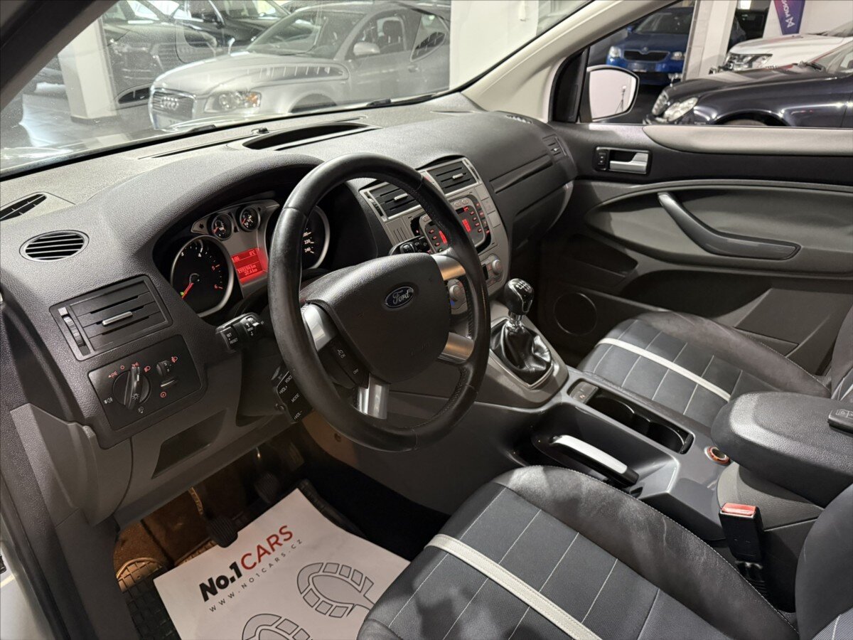 Ford Kuga SUV / Terénní 2,0 l 100 kw