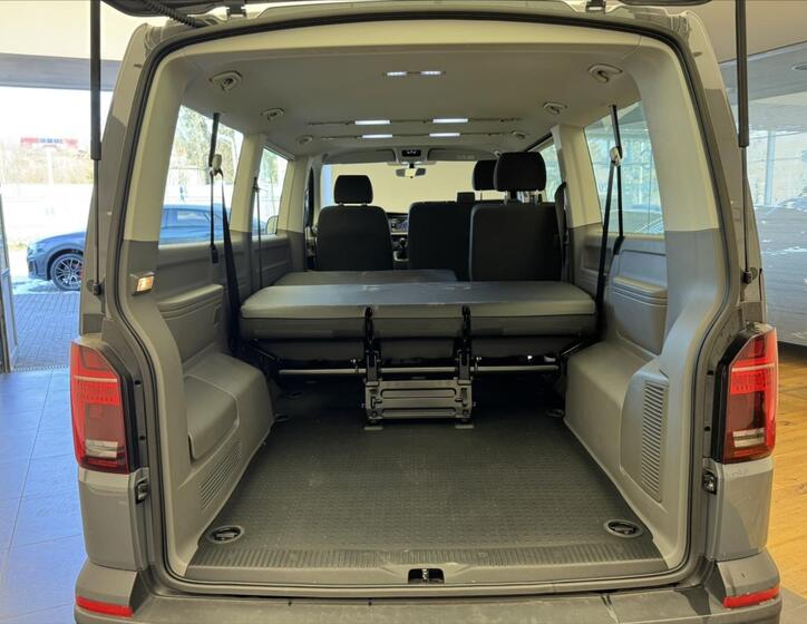 Volkswagen Caravelle 12