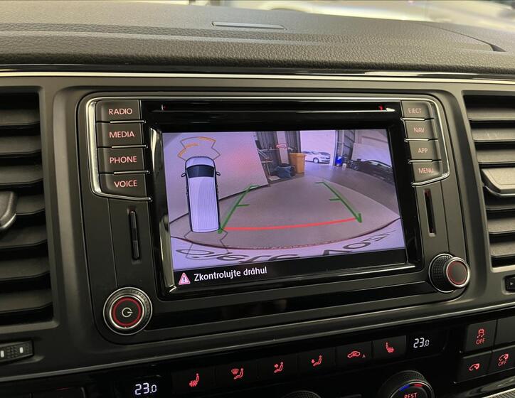 Volkswagen Multivan 10