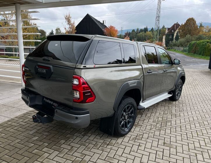 Toyota Hilux 6