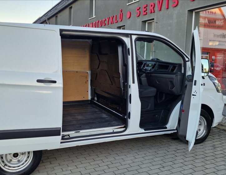 Ford Transit Custom Skříň 2,0 l 77 kw