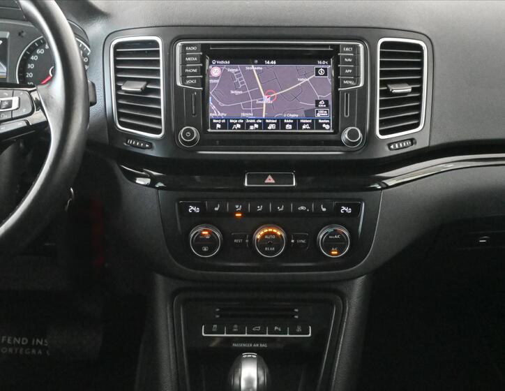 Volkswagen Sharan 12