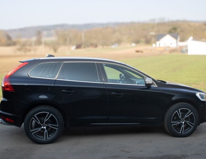 Volvo XC60 SUV / Terénní 2,0 l 140 kw