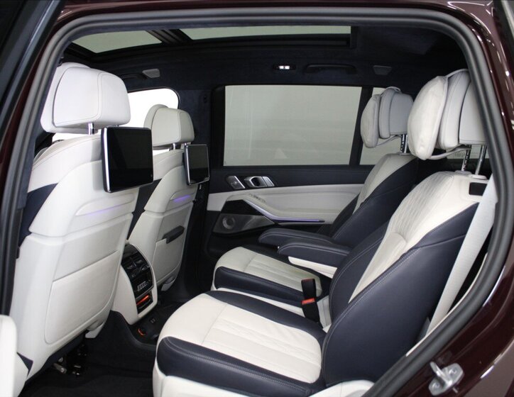 BMW X7 SUV / Terénní 3,0 l 250 kw