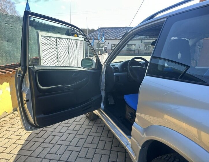 Suzuki Grand Vitara SUV / Terénní 2,0 l 94 kw