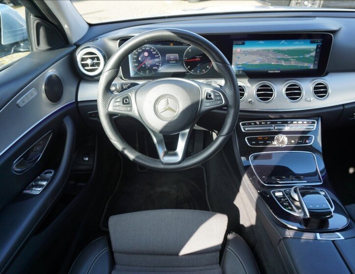 Mercedes-Benz Třídy E Kombi 2,0 l 143 kw