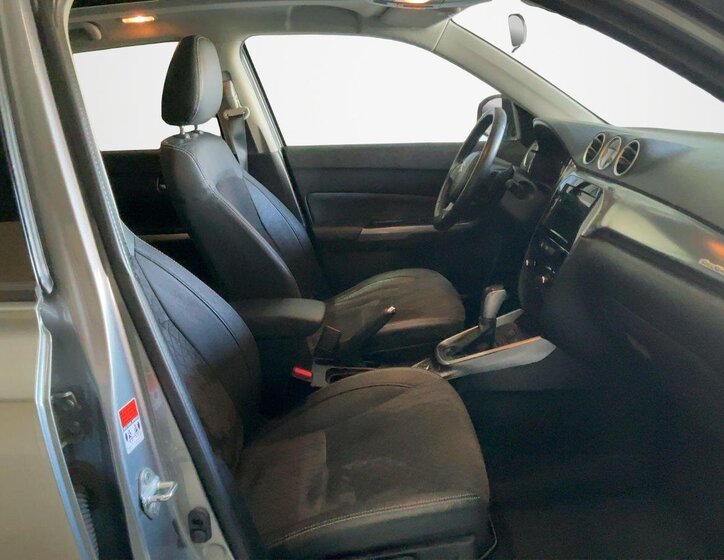 Suzuki Vitara SUV / Terénní 1,4 l 103 kw