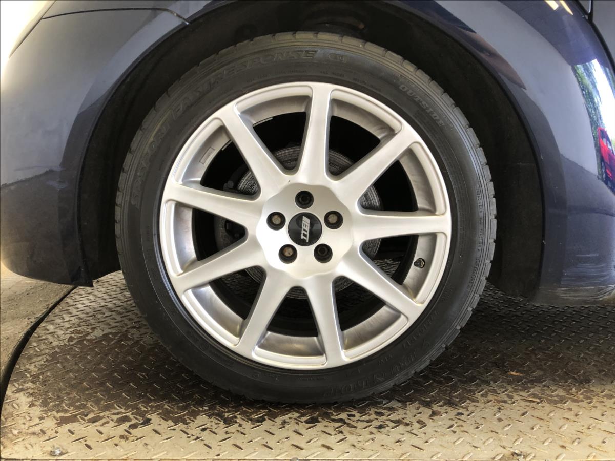 Volkswagen New Beetle