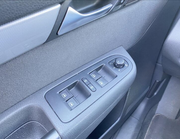 Volkswagen Sharan MPV 2,0 l 103 kw