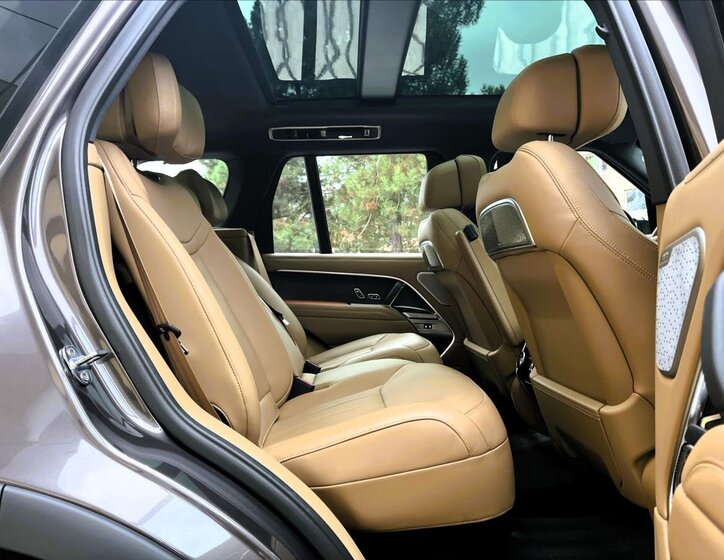 Land Rover Range Rover SUV 4,4 l 390 kw