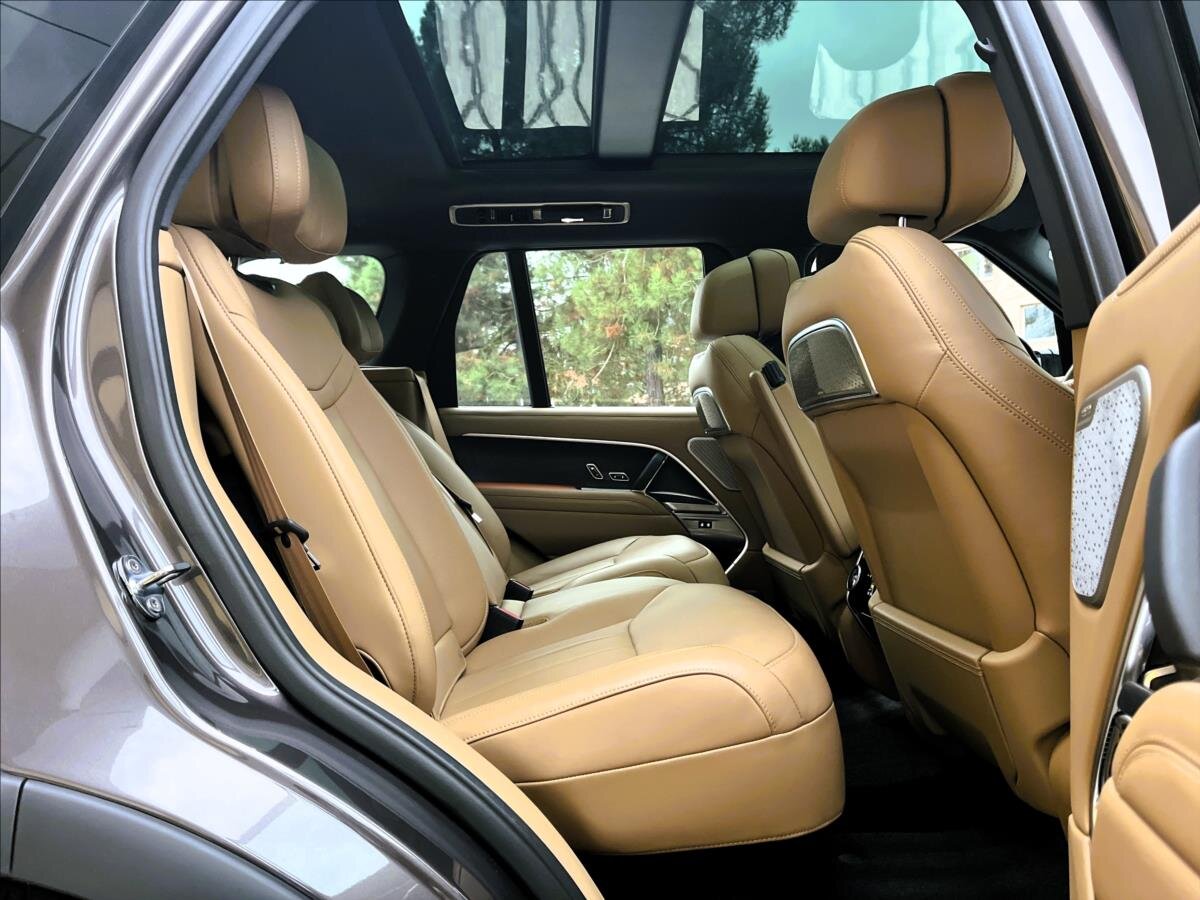 Land Rover Range Rover SUV 4,4 l 390 kw