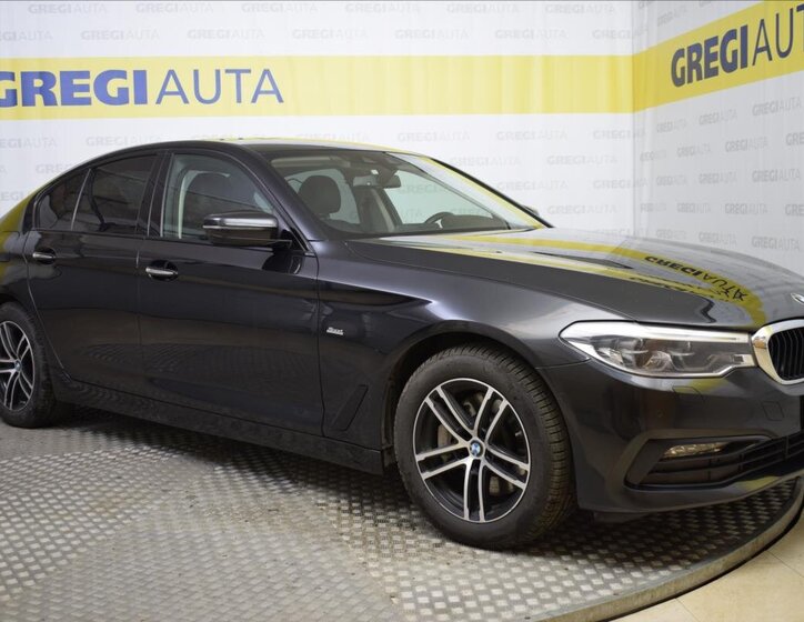 BMW Řada 5 Sedan / Limuzína 3,0 l 195 kw