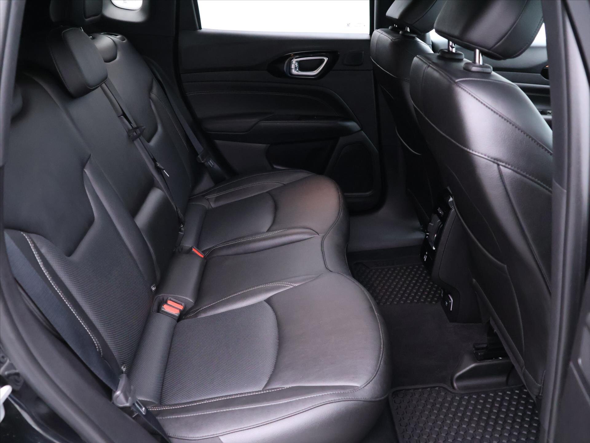 Jeep Compass SUV 1,3 l 110 kw