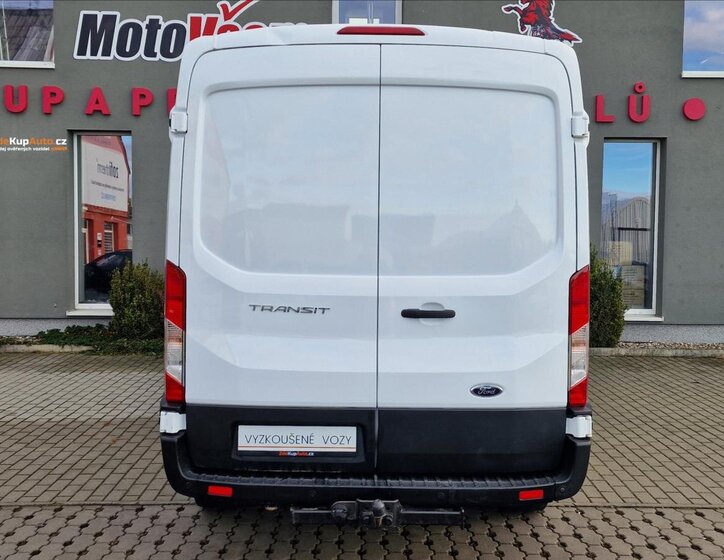 Ford Transit 9