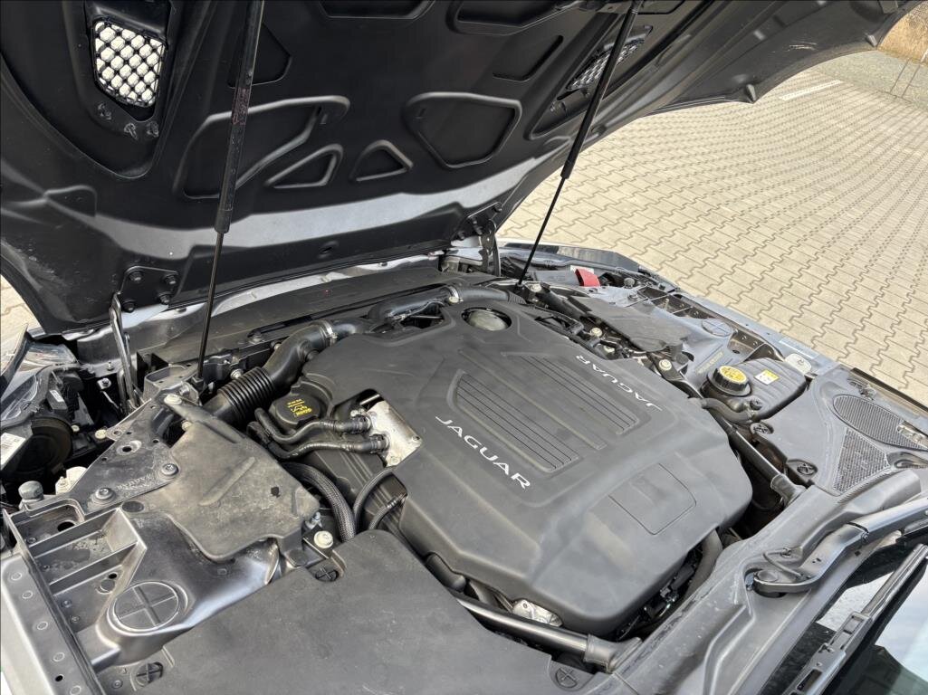 Jaguar F-Type Kupé 5,0 l 405 kw