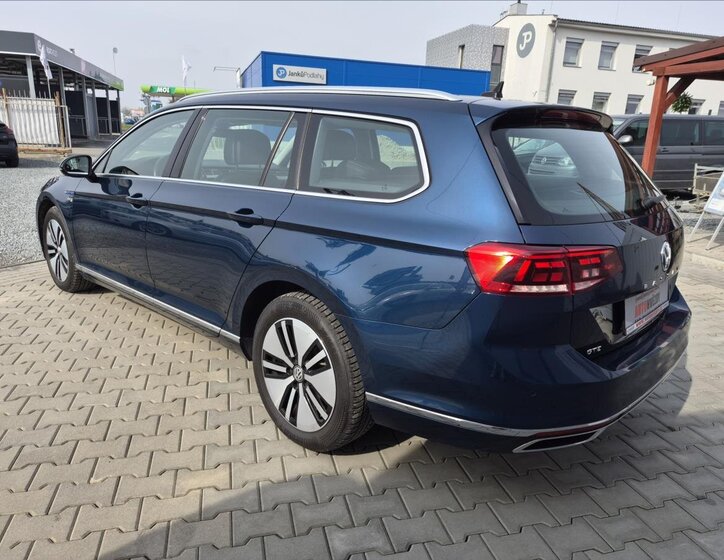 Volkswagen Passat Kombi 1,4 l 160 kw