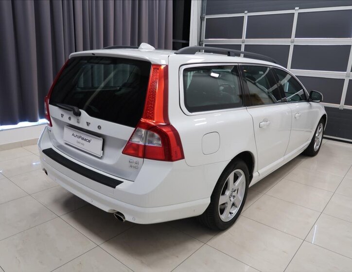 Volvo V70 Kombi 2,4 l 120 kw