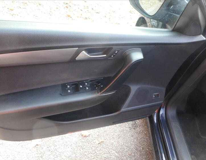 Volkswagen Passat 10