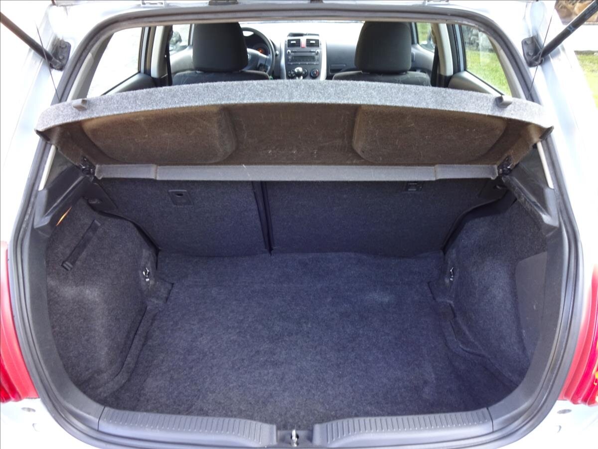 Toyota Auris Hatchback 1,3 l 74 kw