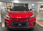 Lexus LBX SUV / Terénní 1,5 l 100 kw