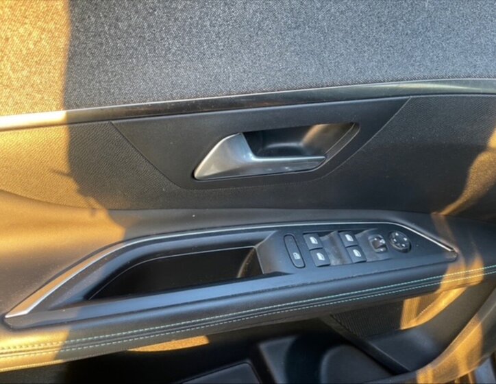 Peugeot 5008 SUV / Terénní 1,5 l 96 kw