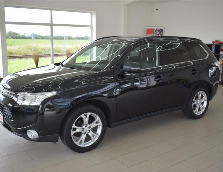 Mitsubishi Outlander 1