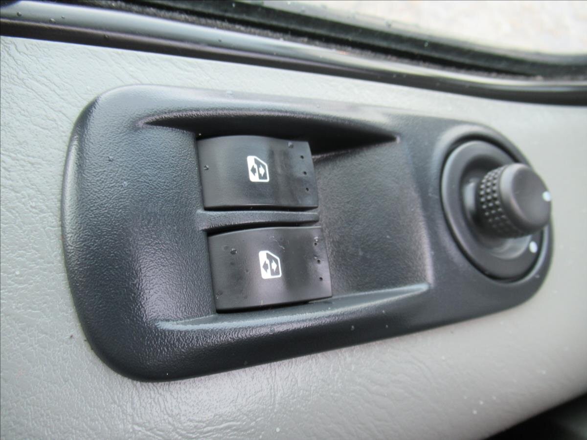 Opel Vivaro Ostatní 2,5 l 84 kw